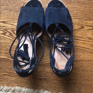 Cabi tie wedges